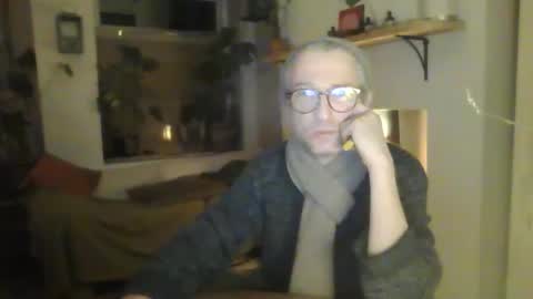 tiddles12345 online show from October 25, 8:31 pm