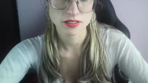 Tifanny online show from March 9, 3:27 pm