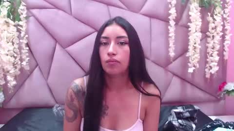 Snapshot of tiffani_hott_ chatting on February 4, 3:00 am TIFANI online show from February 4, 3:00 am
