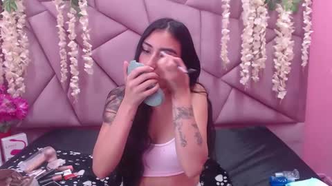 Snapshot of tiffani_hott_ chatting on January 19, 3:39 am TIFANI online show from January 19, 3:39 am