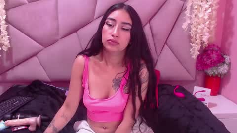 Snapshot of tiffani_hott_ chatting on January 11, 6:45 am TIFANI online show from January 11, 6:45 am