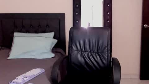 VAL online show from April 13, 9:52 pm