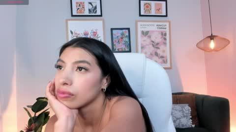 tiffany_low online show from June 6, 9:20 pm