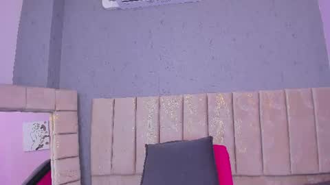 tiffany_mendez online show from June 10, 12:26 pm