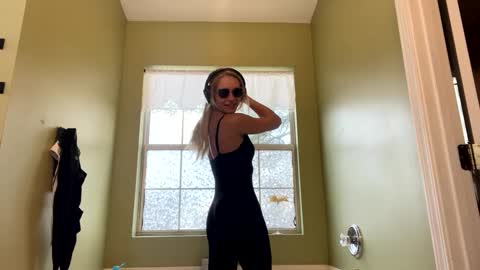 Tiffany Dove online show from January 30, 5:17 pm