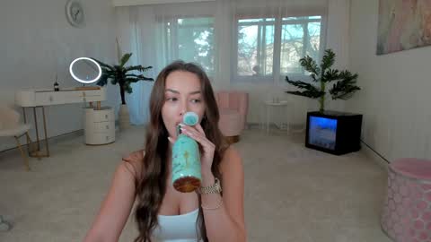 Snapshot of tiffanyhouston_ chatting on January 9, 6:48 am Tiffany Houston online show from January 9, 6:48 am