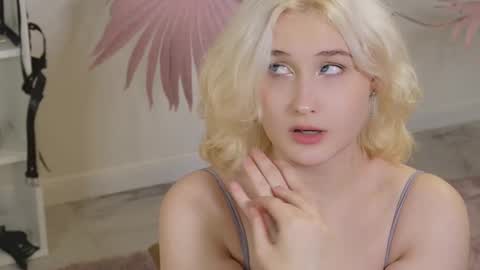 tiffanyjons online show from October 4, 5:22 pm