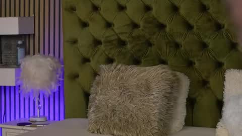 Ilaria online show from September 25, 7:04 am