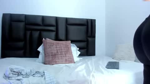 Tiffanymiiller  online show from January 30, 2:27 am