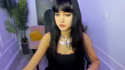 tiffanyyoun online show from January 16, 11:19 am