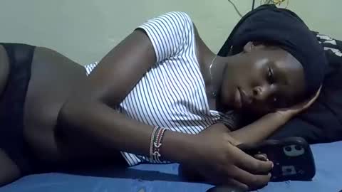 tight_pussie online show from January 18, 7:01 pm