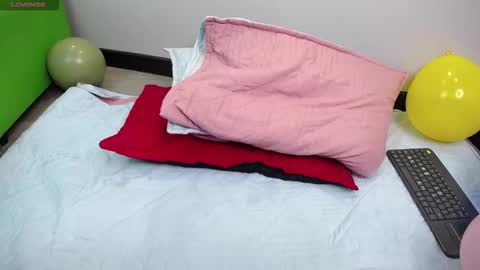 tiiny emilly online show from November 14, 11:06 pm