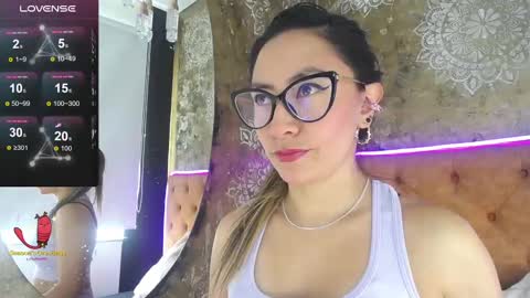 TILA TEQUILA online show from March 8, 12:52 pm