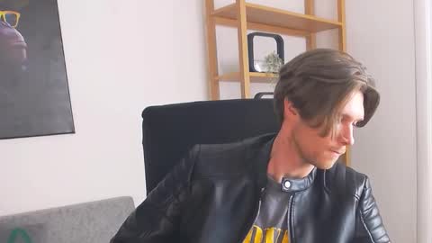 ask me online show from November 28, 8:27 pm