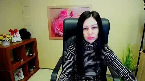 Snapshot of timeparadice chatting on December 23, 7:17 am Luisa online show from December 23, 7:17 am