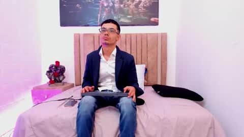 Evans  online show from November 20, 8:50 pm