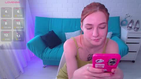 Snapshot of tinacruyze chatting on September 15, 11:44 am Tina online show from September 15, 11:44 am