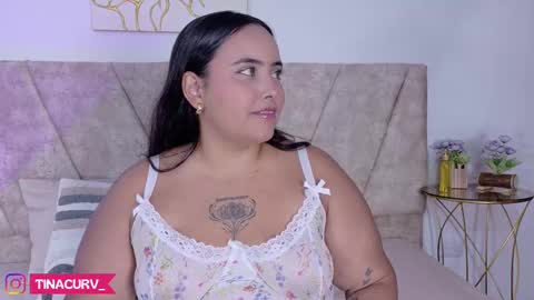 tinacurv online show from November 6, 8:01 pm