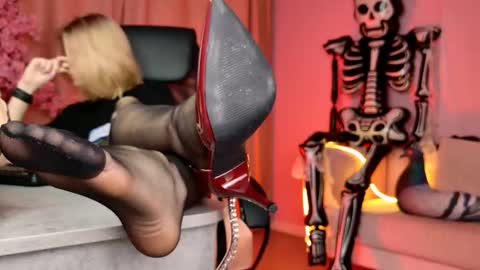 Tina Davil online show from October 21, 10:53 am