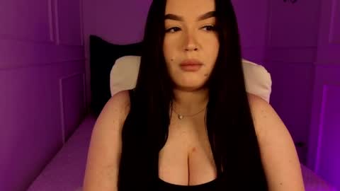 hi im curvy babyface girlie Tina online show from April 4, 7:04 am