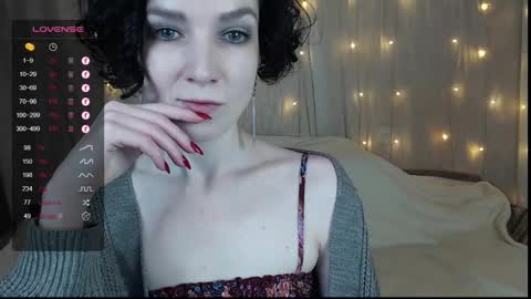 Snapshot of tinawincee chatting on January 17, 5:21 am Tina online show from January 17, 5:21 am