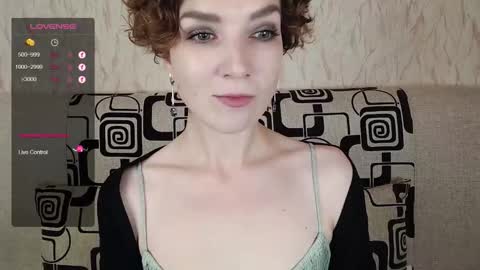 Snapshot of tinawincee chatting on September 11, 5:31 am Tina online show from September 11, 5:31 am