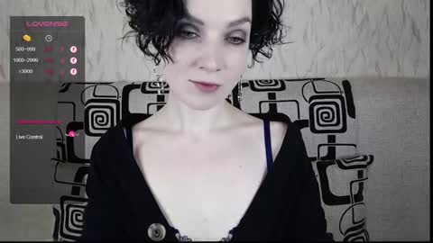 Snapshot of tinawincee chatting on February 27, 5:51 am Tina online show from February 27, 5:51 am