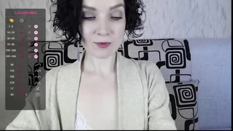 Snapshot of tinawincee chatting on February 15, 6:12 am Tina online show from February 15, 6:12 am