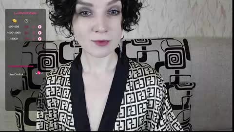 Snapshot of tinawincee chatting on March 9, 5:44 am Tina online show from March 9, 5:44 am
