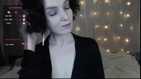 Snapshot of tinawincee chatting on December 23, 4:33 am Tina online show from December 23, 4:33 am