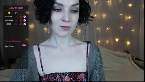 Snapshot of tinawincee chatting on January 10, 5:05 am Tina online show from January 10, 5:05 am