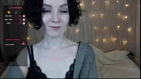 Snapshot of tinawincee chatting on January 8, 8:06 am Tina online show from January 8, 8:06 am