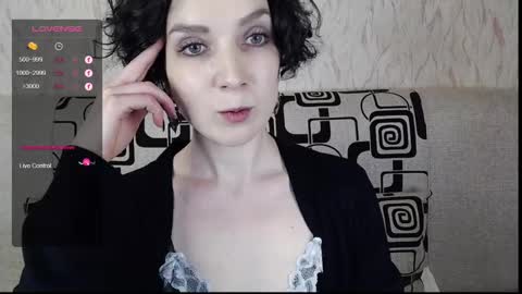 Snapshot of tinawincee chatting on March 8, 10:11 am Tina online show from March 8, 10:11 am