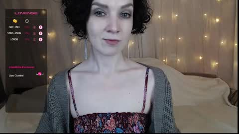 Snapshot of tinawincee chatting on January 17, 8:24 am Tina online show from January 17, 8:24 am