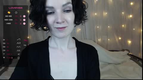 Snapshot of tinawincee chatting on January 16, 8:33 am Tina online show from January 16, 8:33 am