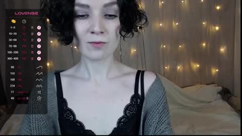 Snapshot of tinawincee chatting on January 8, 5:05 am Tina online show from January 8, 5:05 am