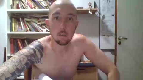 tinchox42 online show from January 17, 1:26 am