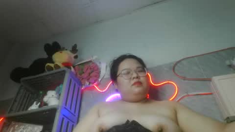 tini_bei online show from May 14, 5:44 pm
