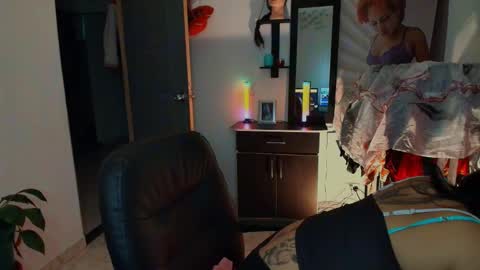 I AM BELLA  ----------- follow my  IG  TINNS 69 online show from February 23, 11:51 pm