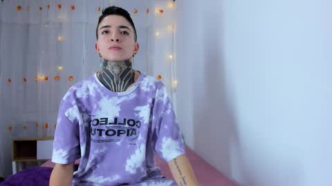 TINNY AND CANDY online show from November 1, 12:04 pm