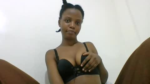 tiny_charm online show from June 19, 12:38 am