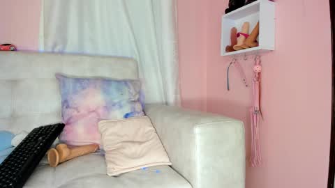 tiny_cora online show from March 3, 7:49 pm