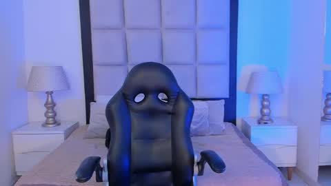 Thomm  Independent Model online show from February 12, 6:28 am