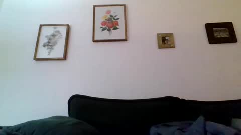 Snapshot of tinyassbossymilf chatting on September 16, 6:27 am tinyassbossymilf online show from September 16, 6:27 am