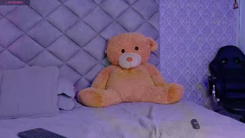 TinyCurlQueen online show from November 28, 8:38 pm