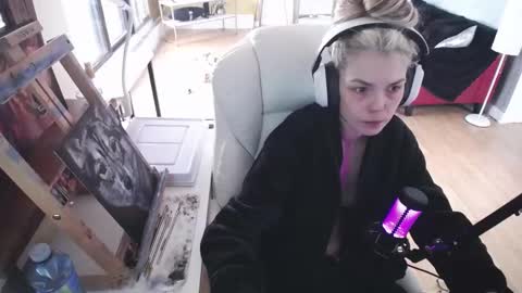 stage Kylie Sinner  brand CLITBAIT online show from February 17, 9:21 pm