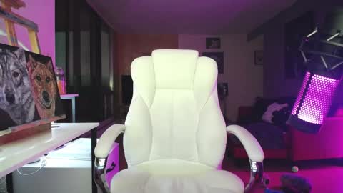 stage Kylie Sinner  brand CLITBAIT online show from October 19, 10:09 am