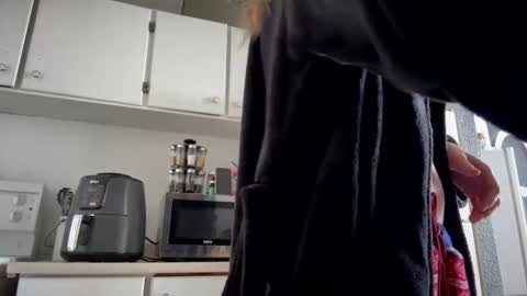 stage Kylie Sinner  brand CLITBAIT online show from February 17, 3:11 pm