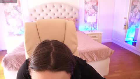 tinynataliee online show from April 5, 6:21 am