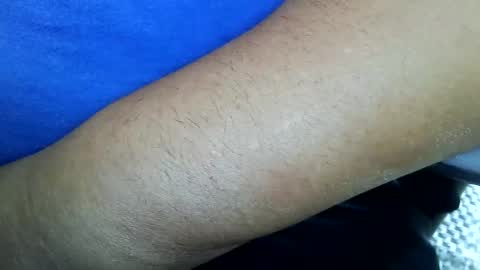 tinypecker6 online show from April 1, 6:49 pm